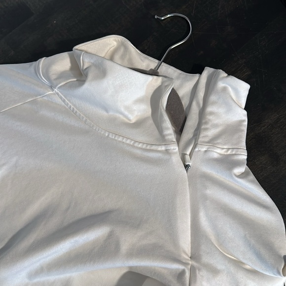 Nike Pro White Monochromatic Reptile Print Dry Fit Activewear Top Size Medium - Picture 6 of 8